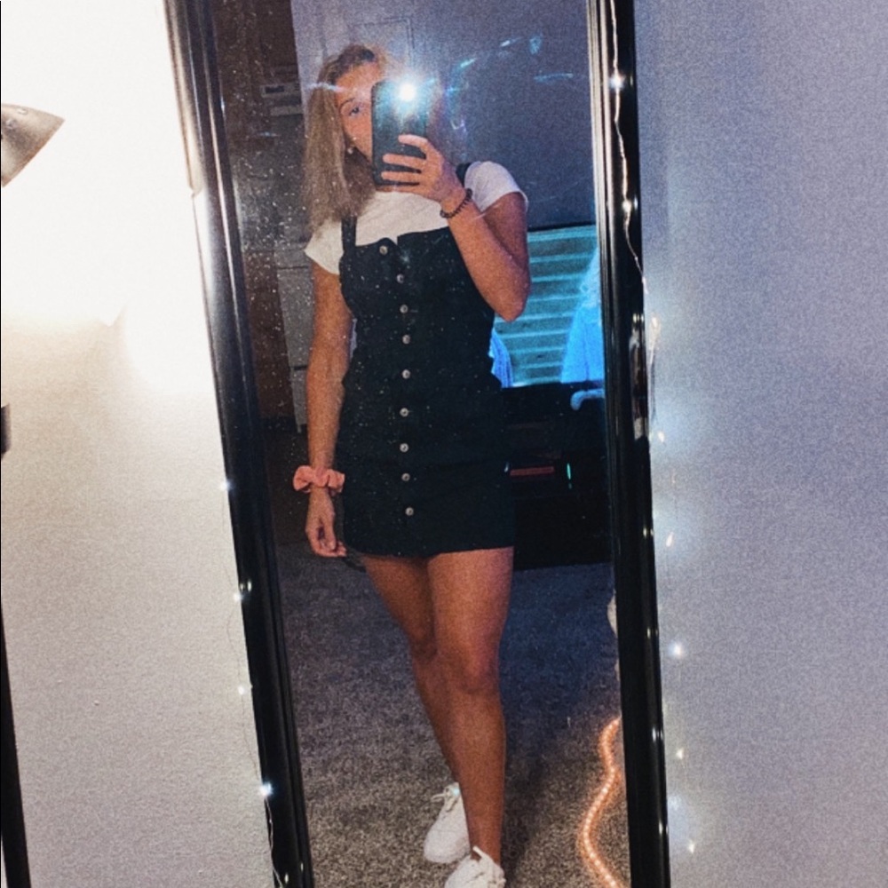 Dress - Picture 2 of 4